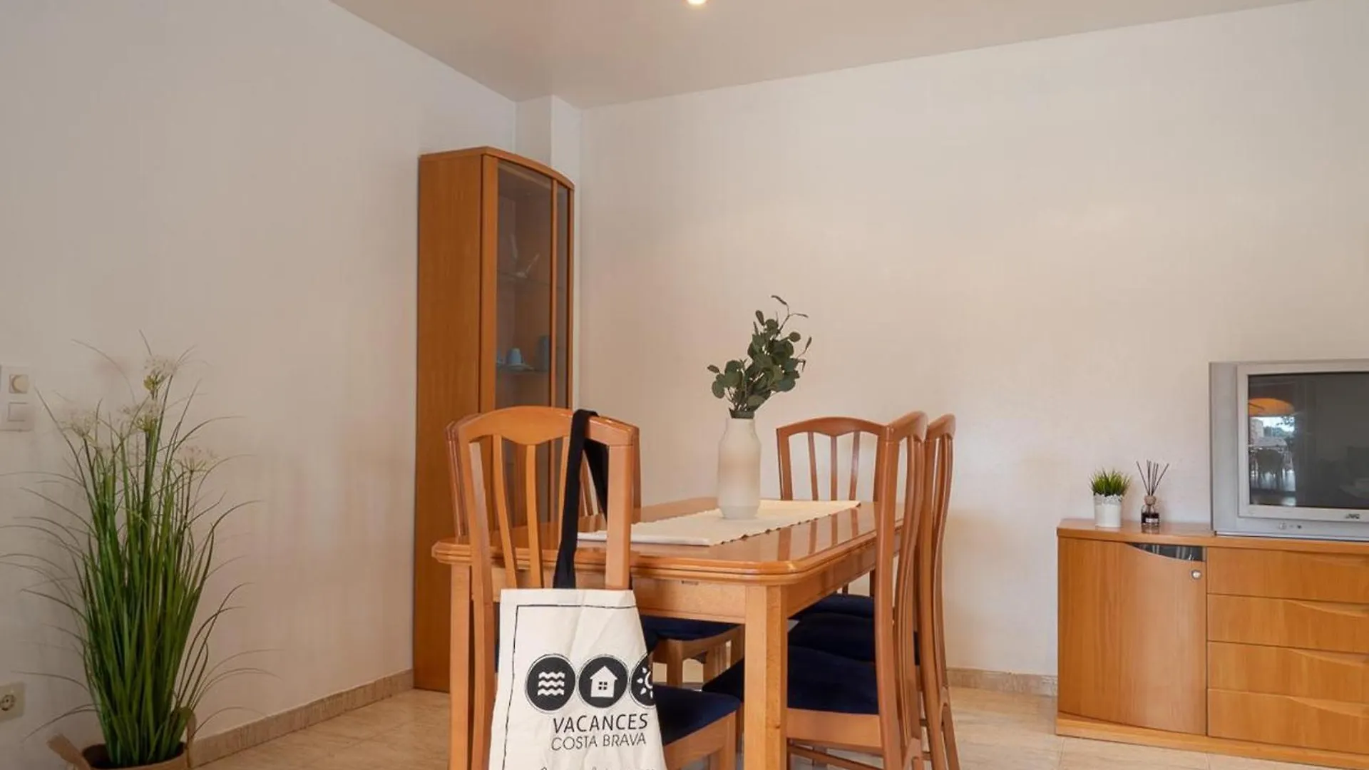 Holiday home Casa Familiar Con Piscina Privada, A/C, Wifi Y Cerca De Playa Y Comercios - Es-325-21 Torroella De Montgri